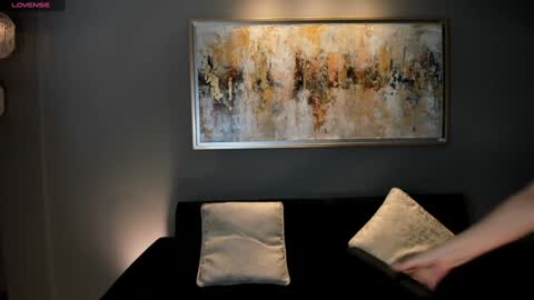 Sunny Rivers online show from January 30, 2025, 6:43 pm