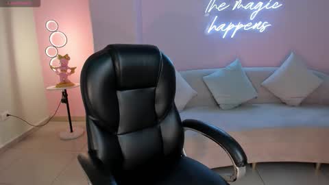 Sunny Rivers online show from October 5, 2025, 5:33 pm