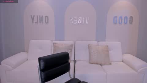 Sunny Rivers online show from October 24, 2025, 3:52 pm