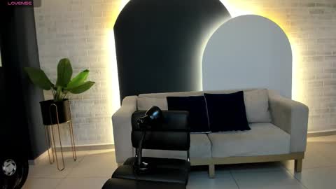 Sunny Rivers online show from November 2, 2025, 11:01 am