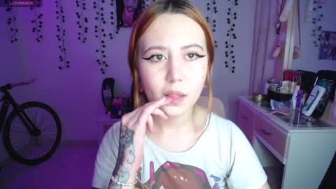 Snapshot of sunset_pienk chatting on September 24, 2025, 4:05 am Sunset online show from September 24, 2025, 4:05 am