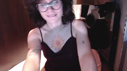 Snapshot of sunshinehella chatting on December 13, 2024, 4:49 pm Hella online show from December 13, 2024, 4:49 pm