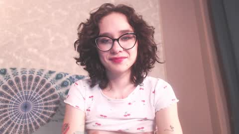 Snapshot of sunshinehella chatting on January 24, 2025, 11:26 am Hella online show from January 24, 2025, 11:26 am