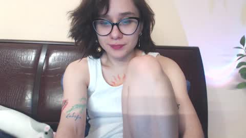 Snapshot of sunshinehella chatting on January 31, 2025, 5:32 pm Hella online show from January 31, 2025, 5:32 pm