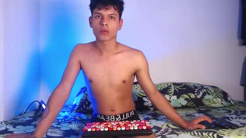 Snapshot of super_boys2 chatting on December 3, 2025, 7:45 pm ALEX online show from December 3, 2025, 7:45 pm