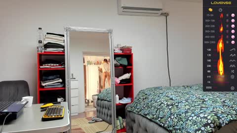 supermanboyxxl online show from December 16, 2024, 8:09 am