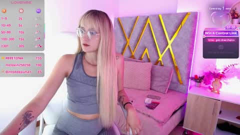 Snapshot of susan_hottye_ chatting on January 19, 2025, 2:59 pm Susan online show from January 19, 2025, 2:59 pm