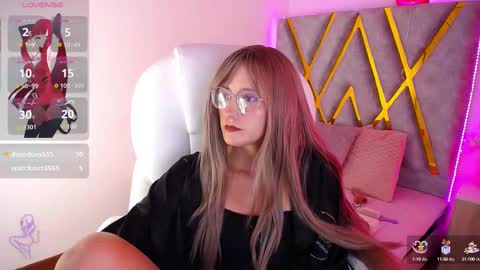 Snapshot of susan_hottye_ chatting on March 8, 2025, 5:43 pm Susan online show from March 8, 2025, 5:43 pm