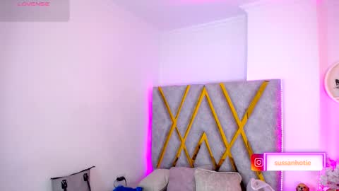 Snapshot of susan_hottye_ chatting on October 15, 2025, 10:04 am Susan online show from October 15, 2025, 10:04 am