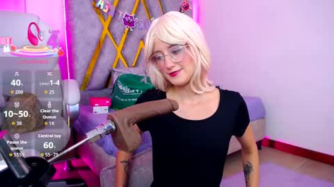 Snapshot of susan_hottye_ chatting on November 30, 2025, 11:14 am Susan online show from November 30, 2025, 11:14 am