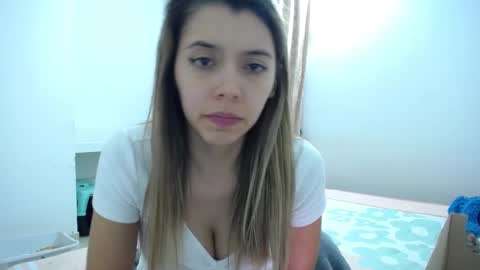 Snapshot of susanaduncann chatting on February 5, 2025, 11:17 pm Susana online show from February 5, 2025, 11:17 pm