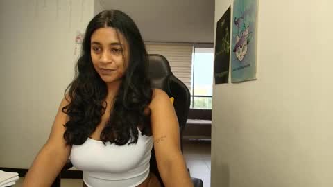 Snapshot of susanrhodes_ chatting on October 7, 2025, 11:18 am Susan Rhodes online show from October 7, 2025, 11:18 am
