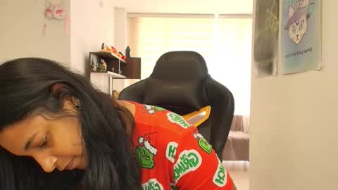 Snapshot of susanrhodes_ chatting on November 18, 2025, 12:42 pm Susan Rhodes online show from November 18, 2025, 12:42 pm