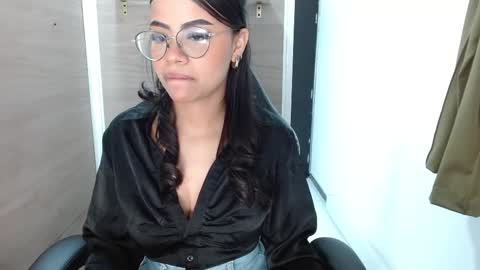 Snapshot of sussan_love01 chatting on February 18, 2025, 2:16 pm Susan online show from February 18, 2025, 2:16 pm