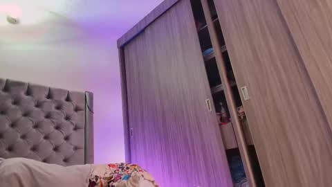 Andrea online show from November 3, 2025, 7:59 pm