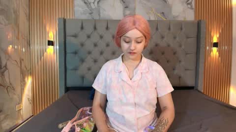 suxan_white online show from October 5, 2025, 11:41 am