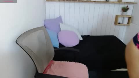 Snapshot of suxxxy_ chatting on November 25, 2025, 2:50 pm Suxxxy online show from November 25, 2025, 2:50 pm