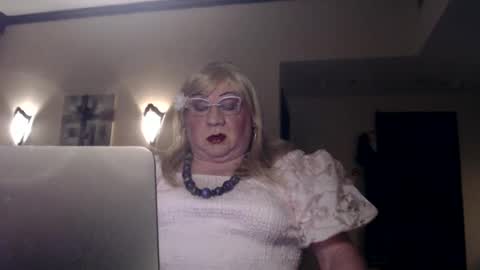 Snapshot of suzannebanci chatting on February 14, 2025, 5:14 pm My name is Sissy or more fully Suzanna Aprilia Maria Mariquita Catarina Chinita Banci. Soy una puta - que chimba ladybug online show from February 14, 2025, 5:14 pm