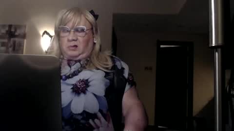 Snapshot of suzannebanci chatting on February 28, 2025, 9:55 pm My name is Sissy or more fully Suzanna Aprilia Maria Mariquita Catarina Chinita Banci. Soy una puta - que chimba ladybug online show from February 28, 2025, 9:55 pm