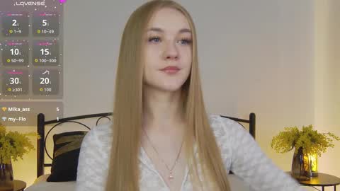 Snapshot of suzipons chatting on October 23, 2025, 1:21 pm Suzi online show from October 23, 2025, 1:21 pm