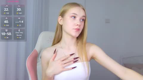 Snapshot of suzipons chatting on November 11, 2025, 2:28 pm Suzi online show from November 11, 2025, 2:28 pm