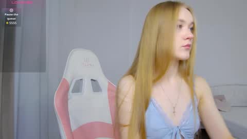 Snapshot of suzipons chatting on November 22, 2025, 2:27 pm Suzi online show from November 22, 2025, 2:27 pm