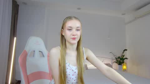 Snapshot of suzipons chatting on November 30, 2025, 2:10 pm Suzi online show from November 30, 2025, 2:10 pm