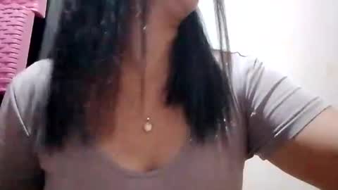 suzzie_hot online show from November 17, 2025, 9:48 am