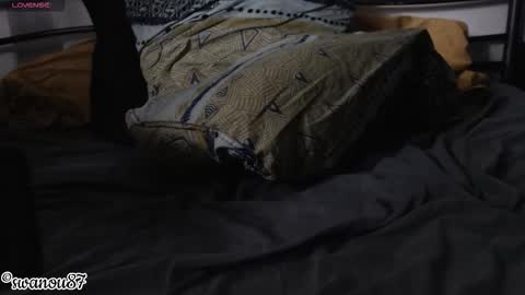 Snapshot of swanou87 chatting on October 19, 2025, 6:30 pm swanou87 online show from October 19, 2025, 6:30 pm