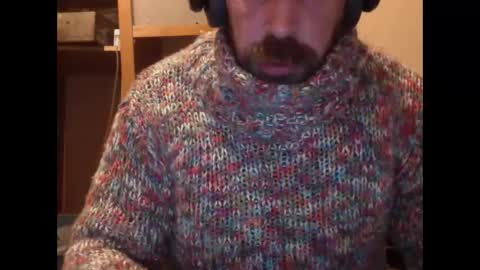 Snapshot of sweaterboy666 chatting on February 14, 2025, 3:43 am sweaterboy666 online show from February 14, 2025, 3:43 am
