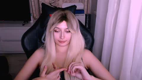 Snapshot of sweeet_baby0 chatting on December 1, 2025, 12:21 pm Kate online show from December 1, 2025, 12:21 pm