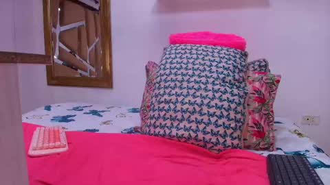 Snapshot of sweegirl_ chatting on September 10, 2025, 11:54 am Debora online show from September 10, 2025, 11:54 am
