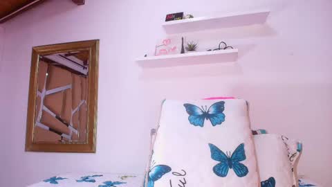 Snapshot of sweegirl_ chatting on September 12, 2025, 11:54 am Debora online show from September 12, 2025, 11:54 am