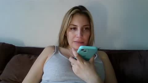 Snapshot of sweet__alana chatting on January 26, 2025, 9:40 pm Sweet alana online show from January 26, 2025, 9:40 pm