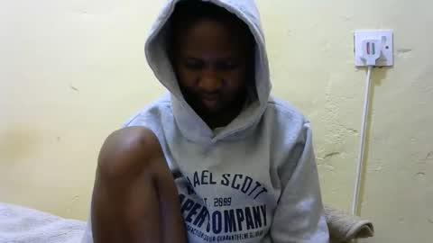 Silvia online show from December 2, 2025, 8:08 am