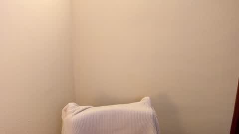 Snapshot of sweet_angel_a chatting on December 17, 2024, 10:43 pm Ann - your sweet girl online show from December 17, 2024, 10:43 pm