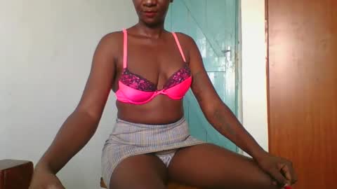 Snapshot of sweet_blackberry93 chatting on January 21, 2025, 6:00 am bella online show from January 21, 2025, 6:00 am