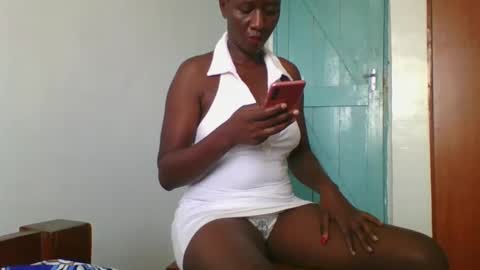 Snapshot of sweet_blackberry93 chatting on February 3, 2025, 6:56 am bella online show from February 3, 2025, 6:56 am