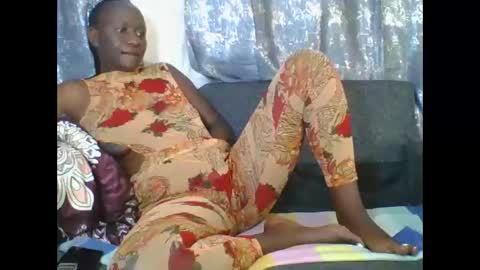 Snapshot of sweet_blackberry93 chatting on December 1, 2025, 6:29 am bella online show from December 1, 2025, 6:29 am