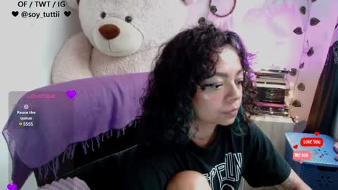Snapshot of sweet_bluee chatting on January 30, 2025, 4:13 pm Tutti online show from January 30, 2025, 4:13 pm