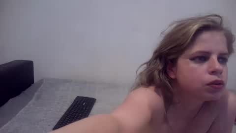 Snapshot of sweet_bluegirl chatting on January 4, 2025, 11:17 pm Sweet bluegirl online show from January 4, 2025, 11:17 pm