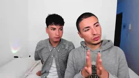 Snapshot of sweet_boys_xx chatting on October 24, 2025, 11:28 am CristianBrayan PVT OPEN online show from October 24, 2025, 11:28 am