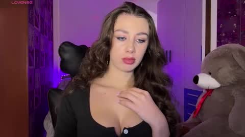 Sweet Cherry online show from November 30, 2025, 1:15 pm