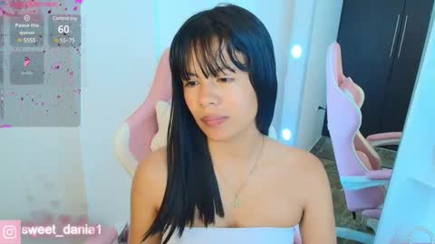 sweet_dania_ online show from March 4, 2025, 3:44 am