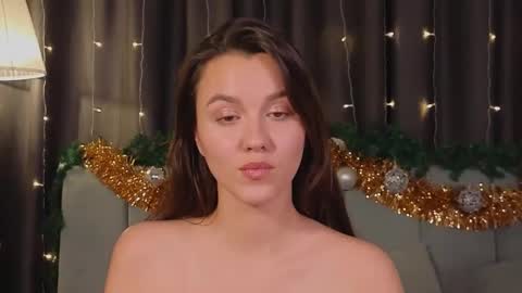 Snapshot of sweet_haeven chatting on December 25, 2024, 9:11 pm Im Mia.LOVELY PATTERNS 100 120 160 200 my toy buzzes from 2 tip online show from December 25, 2024, 9:11 pm