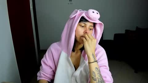 Snapshot of sweet_hann chatting on September 26, 2025, 3:43 am Hanna online show from September 26, 2025, 3:43 am