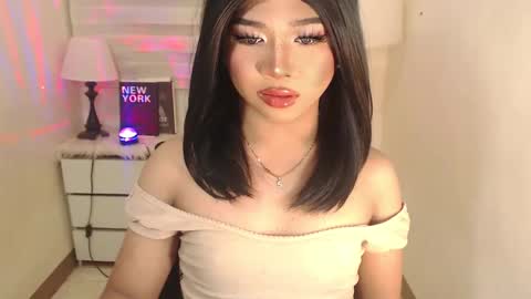 Snapshot of sweet_hoelly chatting on February 11, 2025, 10:37 am Slutty Shannel online show from February 11, 2025, 10:37 am