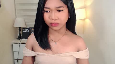 Snapshot of sweet_hoelly chatting on February 25, 2025, 10:26 am Slutty Shannel online show from February 25, 2025, 10:26 am