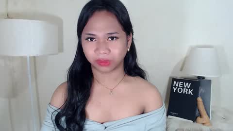 Snapshot of sweet_hoelly chatting on March 10, 2025, 6:05 am Slutty Shannel online show from March 10, 2025, 6:05 am