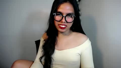 Snapshot of sweet_kyline69 chatting on December 3, 2025, 2:48 pm sweet_kyline69 online show from December 3, 2025, 2:48 pm